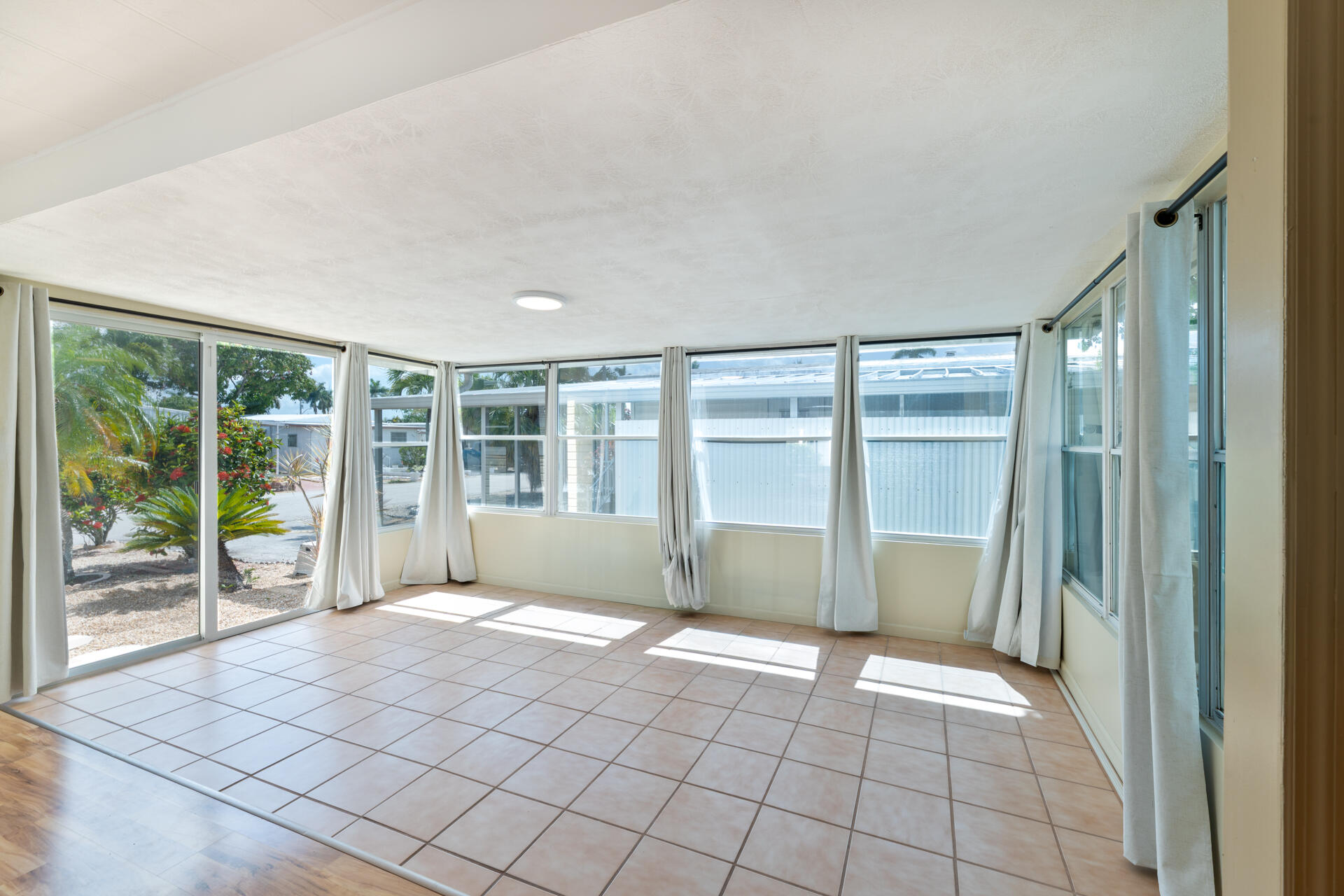 RAVENSWOOD ESTATES & MARINAS - Residential