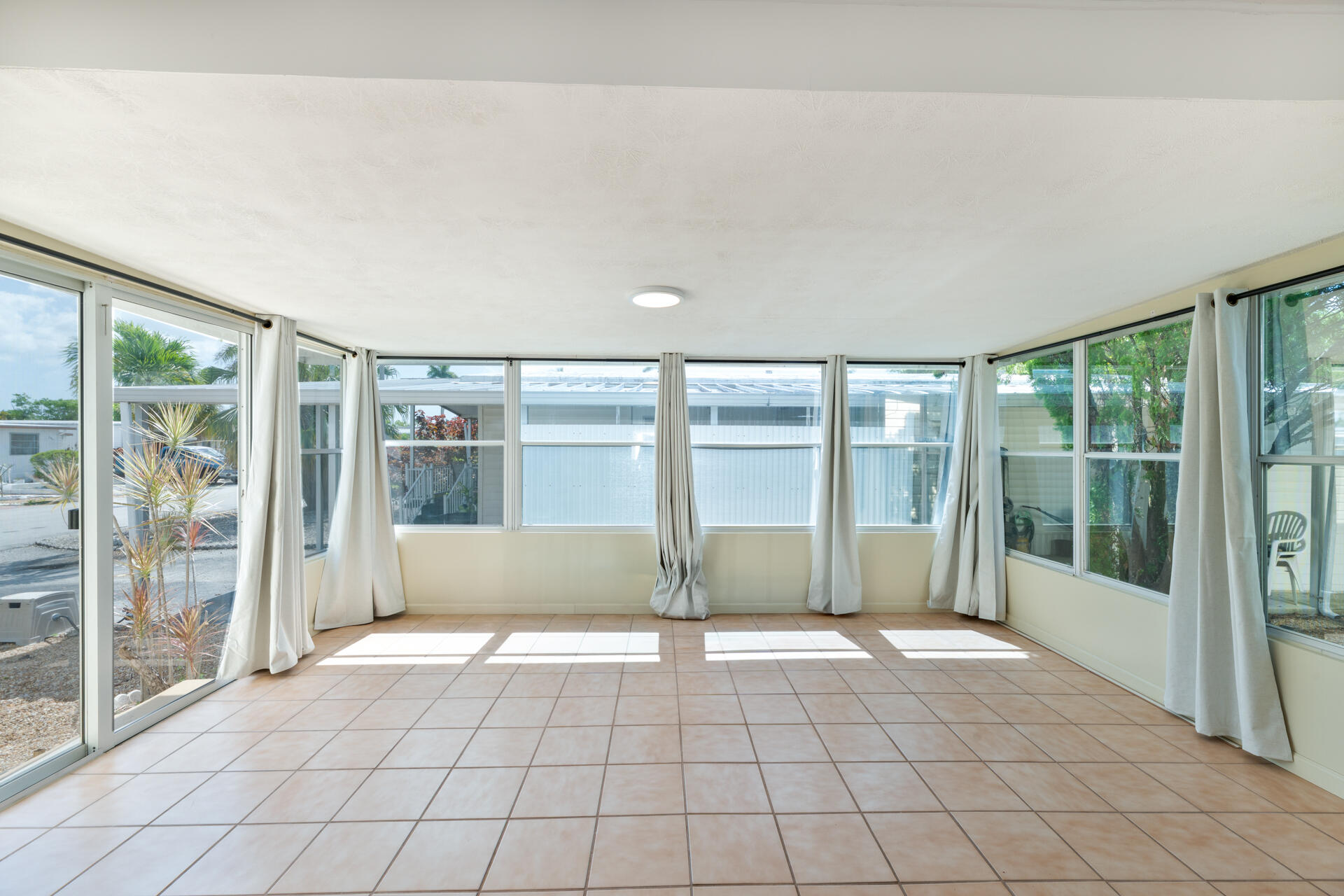 RAVENSWOOD ESTATES & MARINAS - Residential