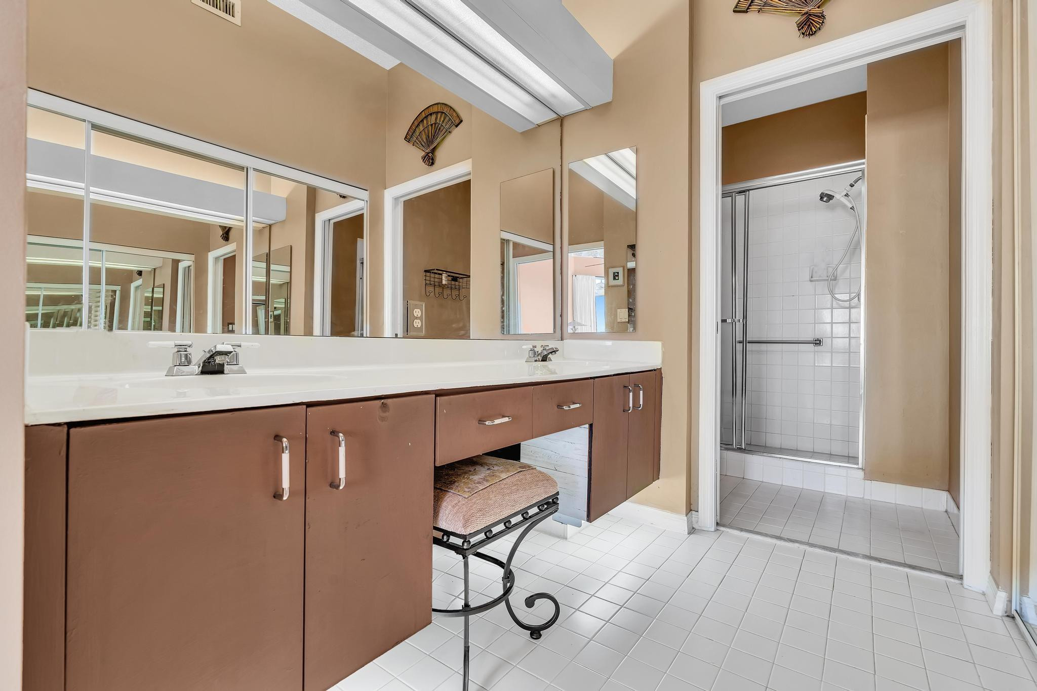GRANVILLE CONDOMINIUM F - Residential