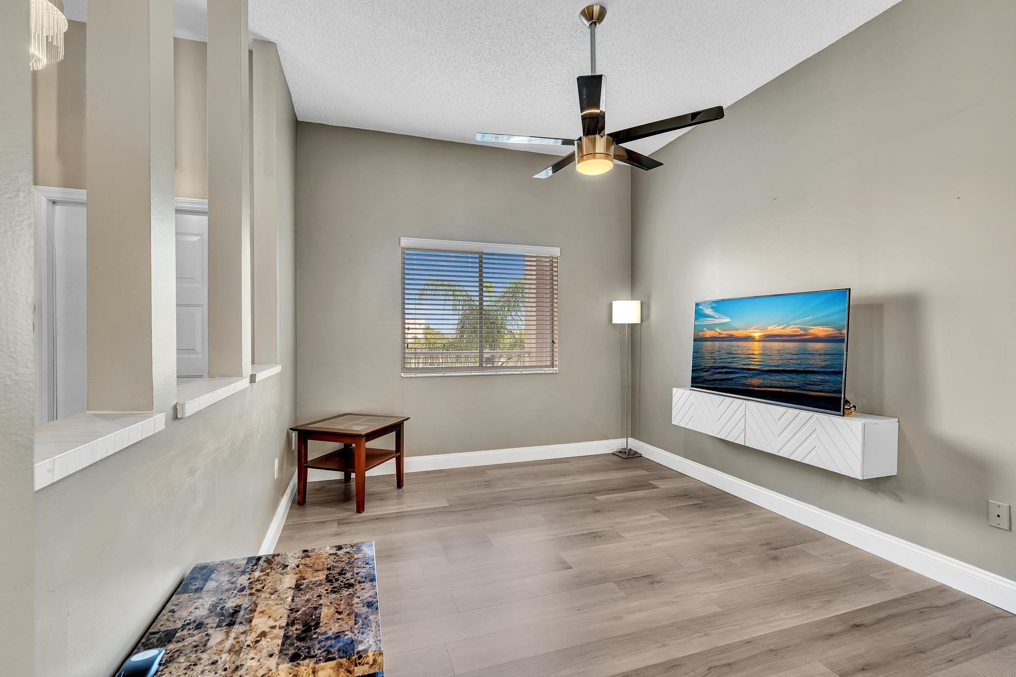 GRANVILLE CONDOMINIUM F - Residential