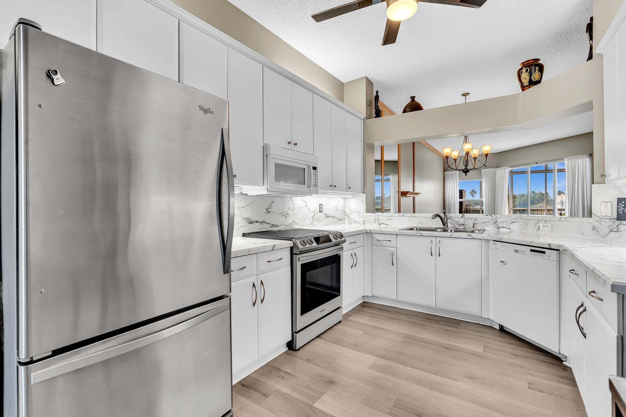 GRANVILLE CONDOMINIUM F - Residential