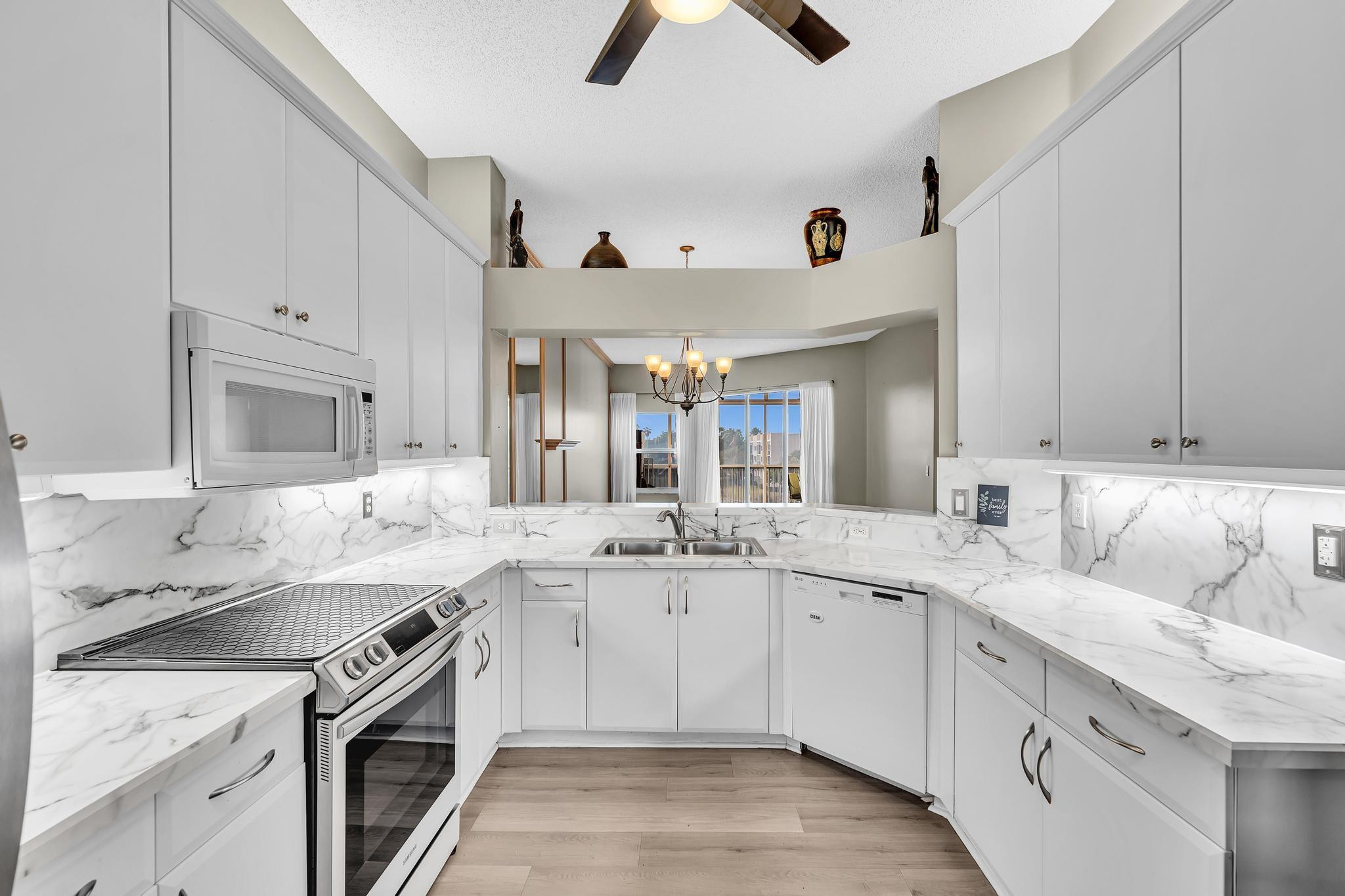 GRANVILLE CONDOMINIUM F - Residential