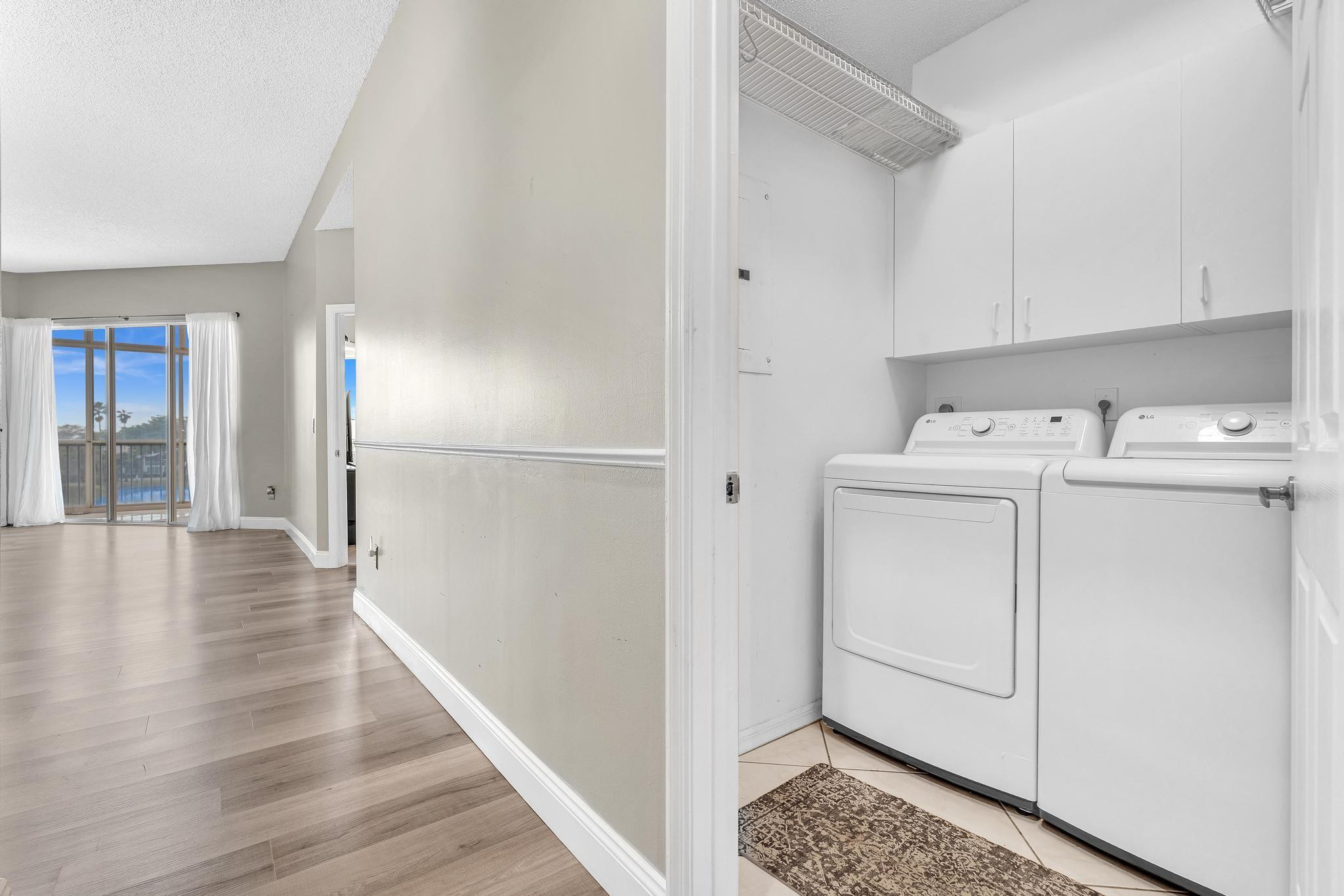 GRANVILLE CONDOMINIUM F - Residential
