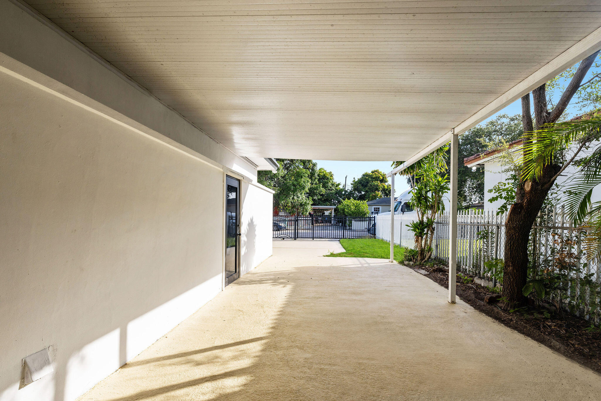 BROADMOOR MANOR - Residential
