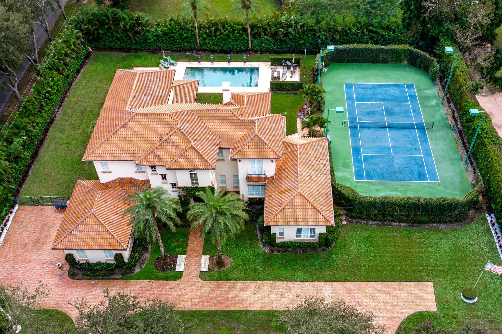 BONIELLOS ACRES - Residential