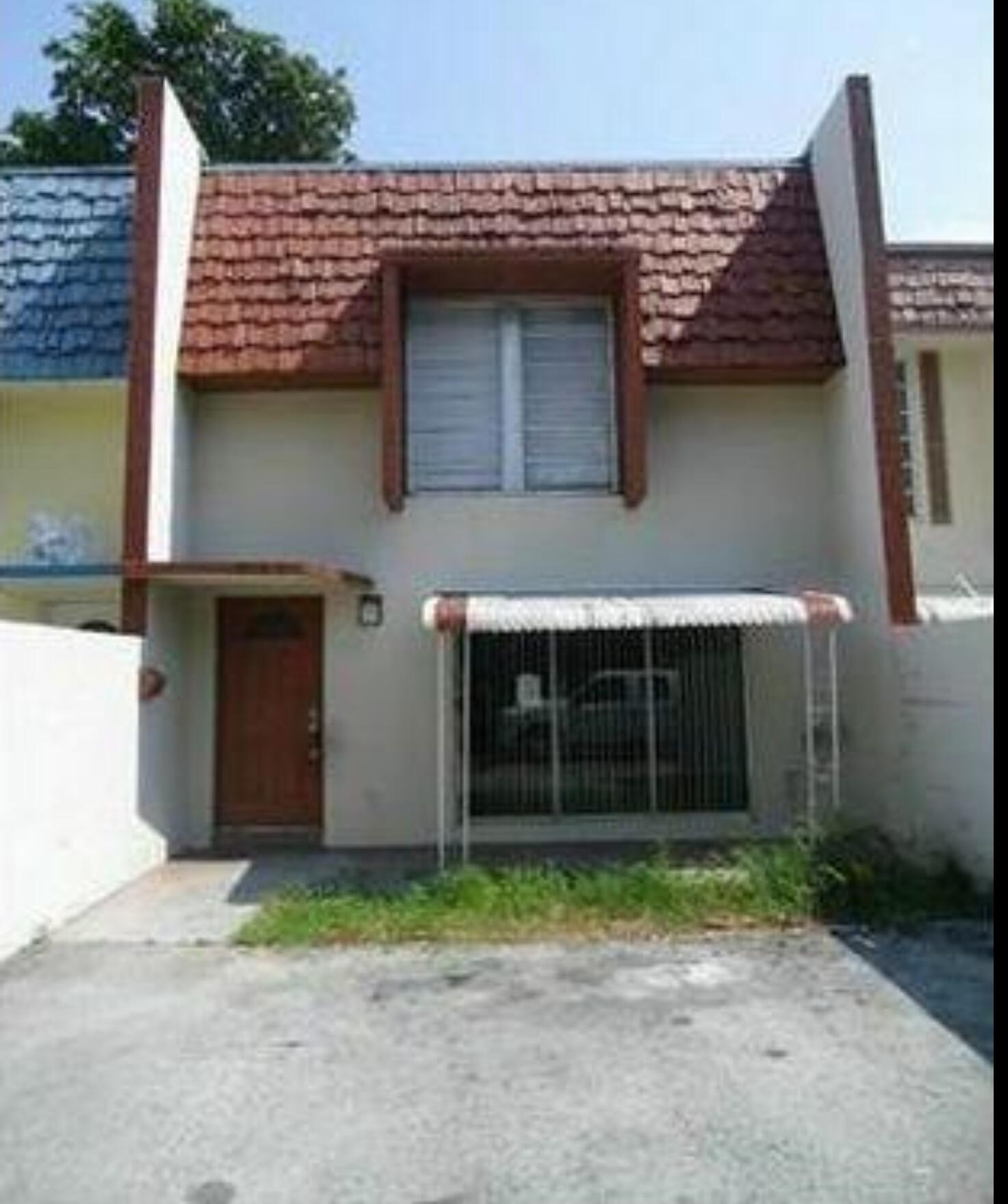 investor special, with tenant in place. Priced to sell quickly No HOA