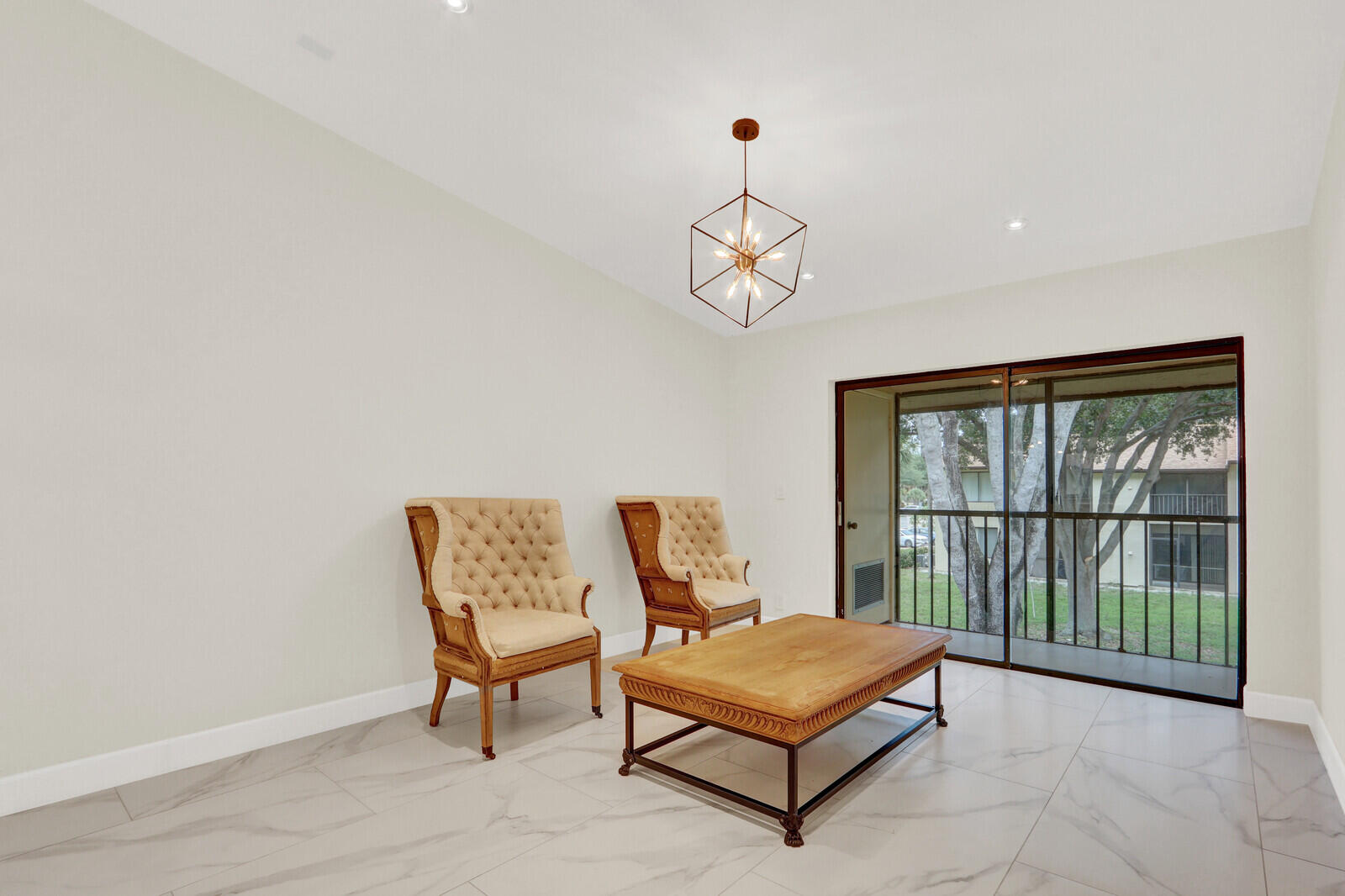KENSINGTON WALK CONDO - Residential Lease