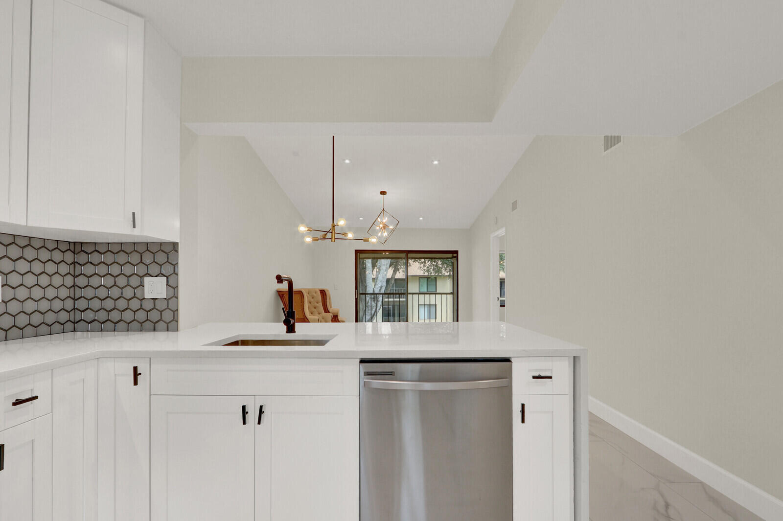 KENSINGTON WALK CONDO - Residential Lease