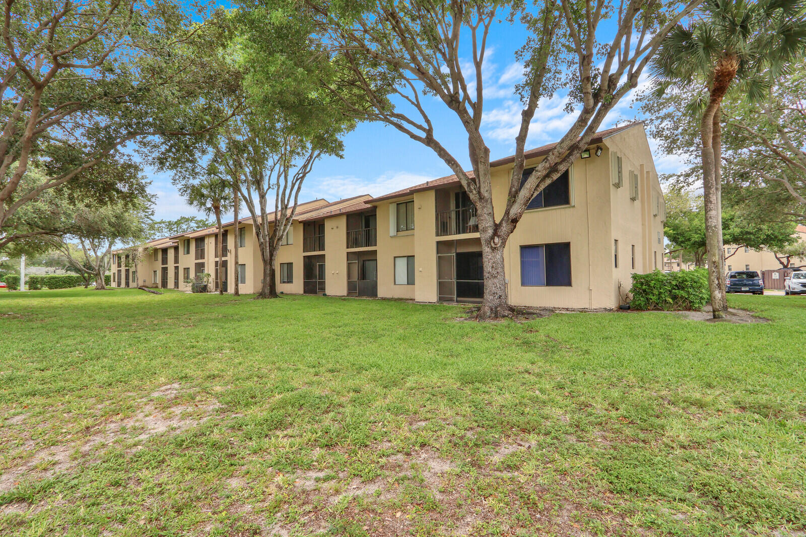 KENSINGTON WALK CONDO - Residential Lease