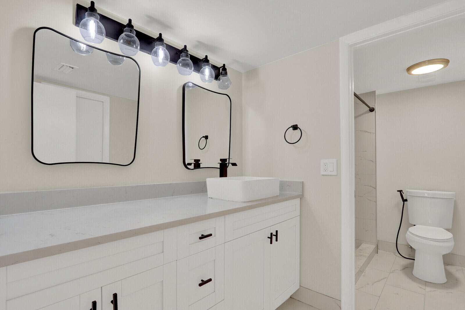 KENSINGTON WALK CONDO - Residential Lease