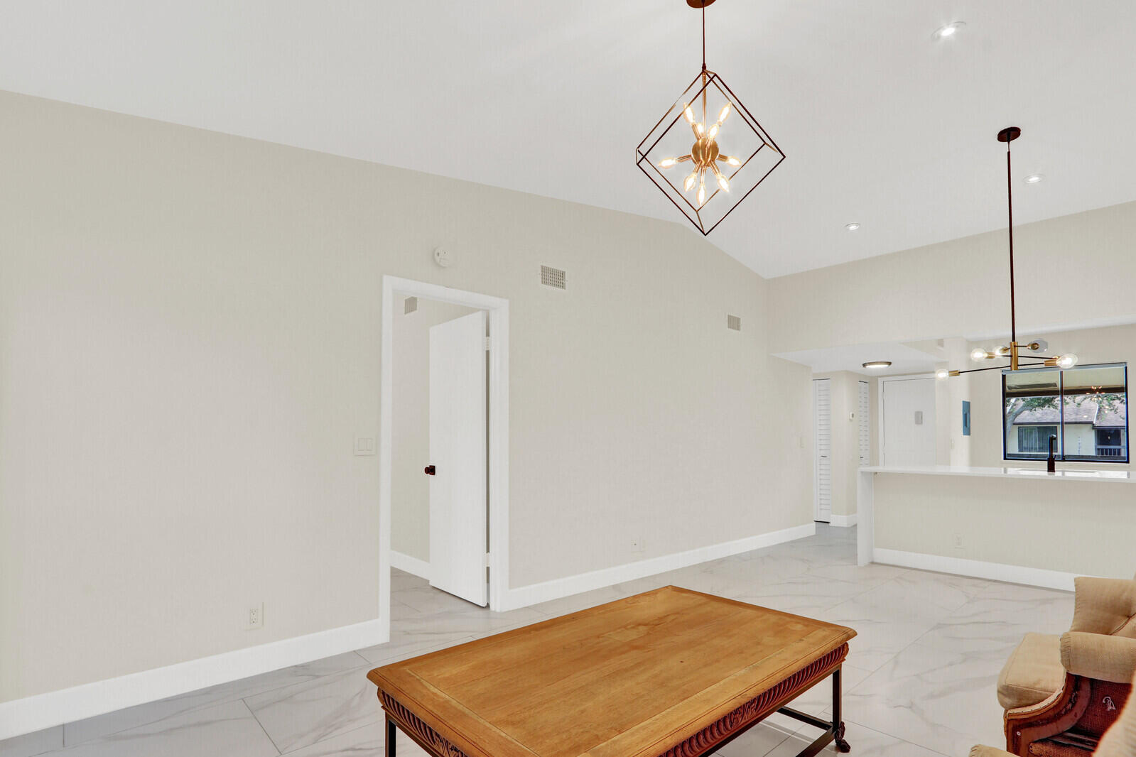KENSINGTON WALK CONDO - Residential Lease