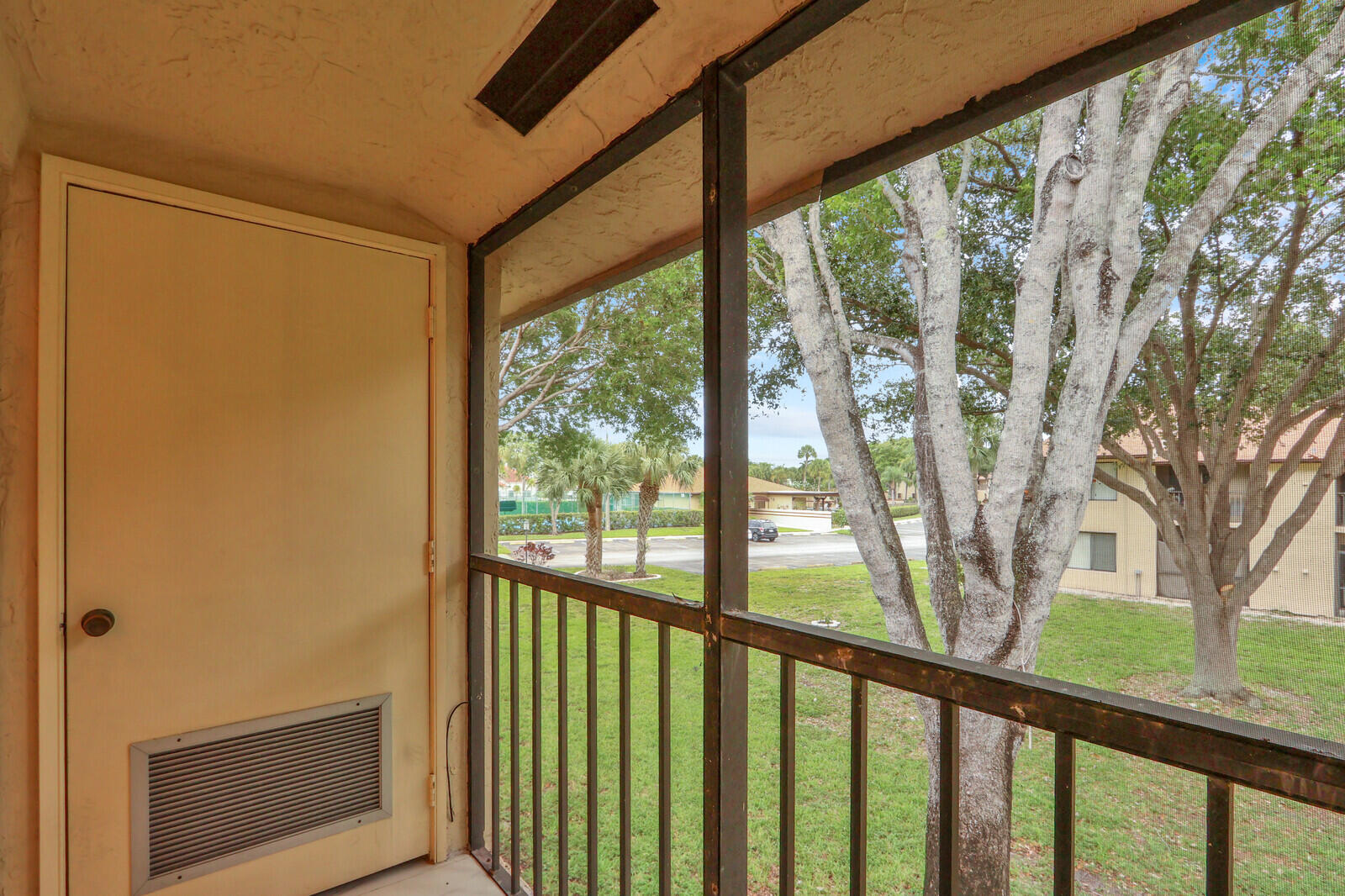 KENSINGTON WALK CONDO - Residential Lease