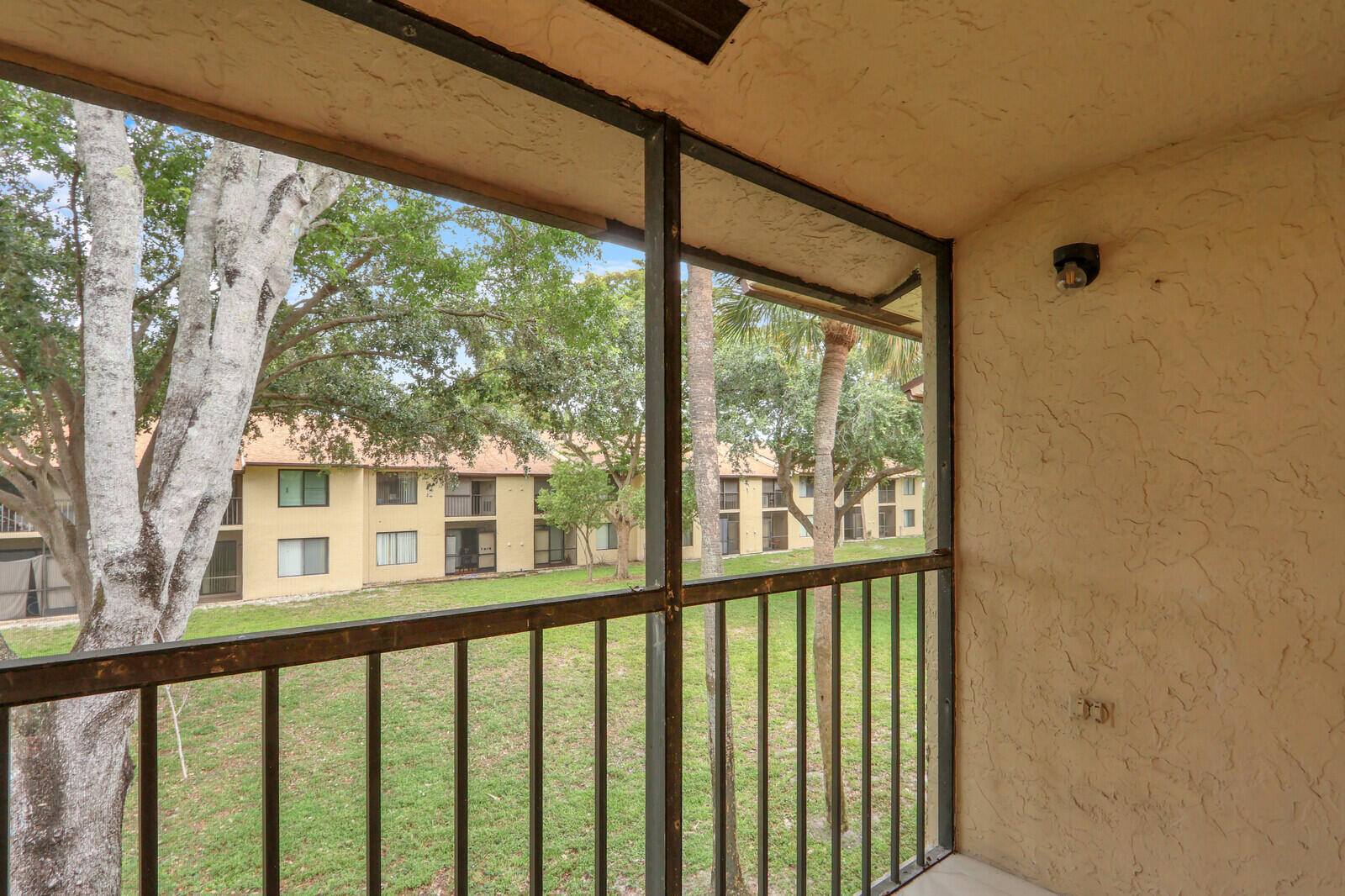 KENSINGTON WALK CONDO - Residential Lease