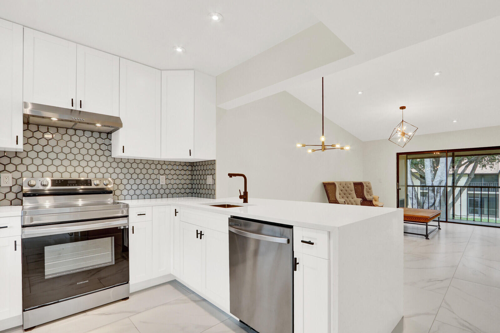 KENSINGTON WALK CONDO - Residential Lease