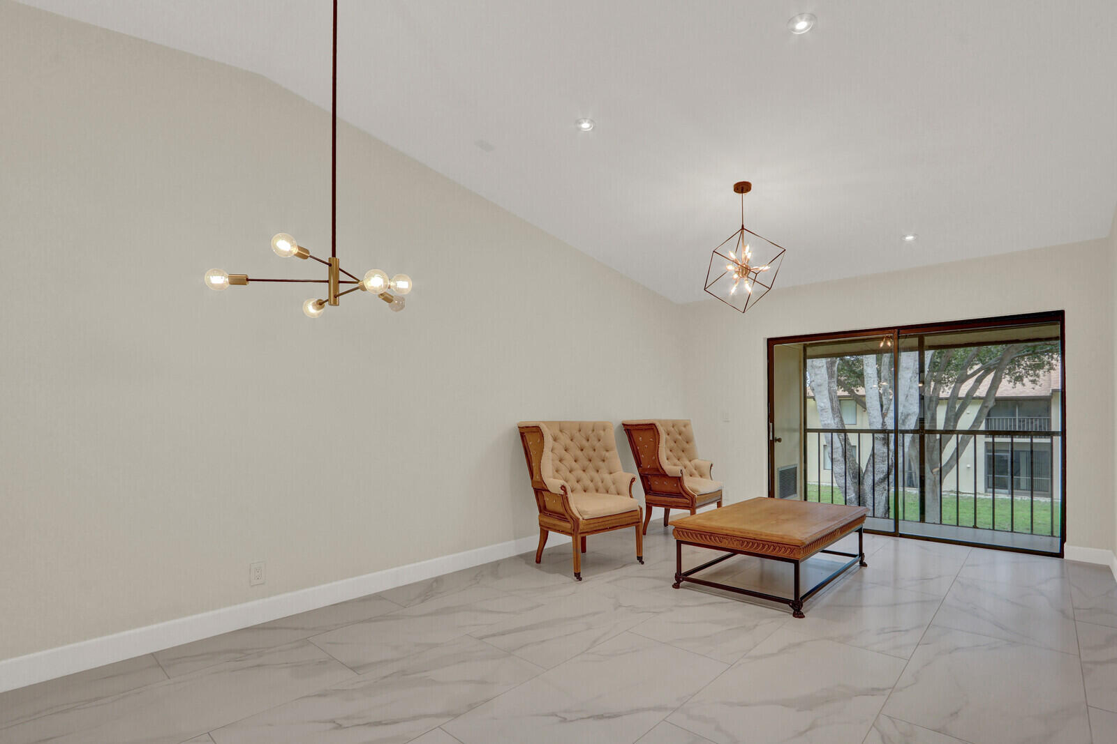 KENSINGTON WALK CONDO - Residential Lease