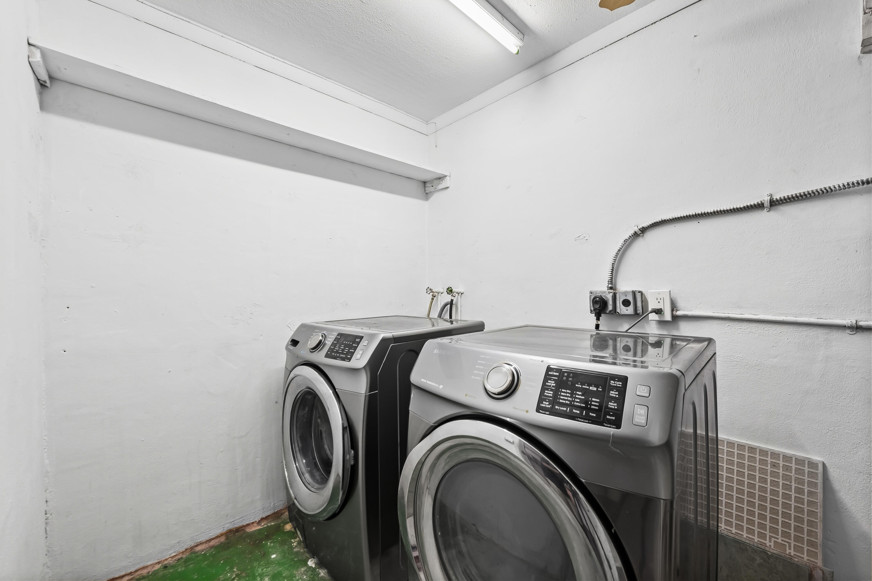 WINFIELD PARK UNIT 2 - Residential