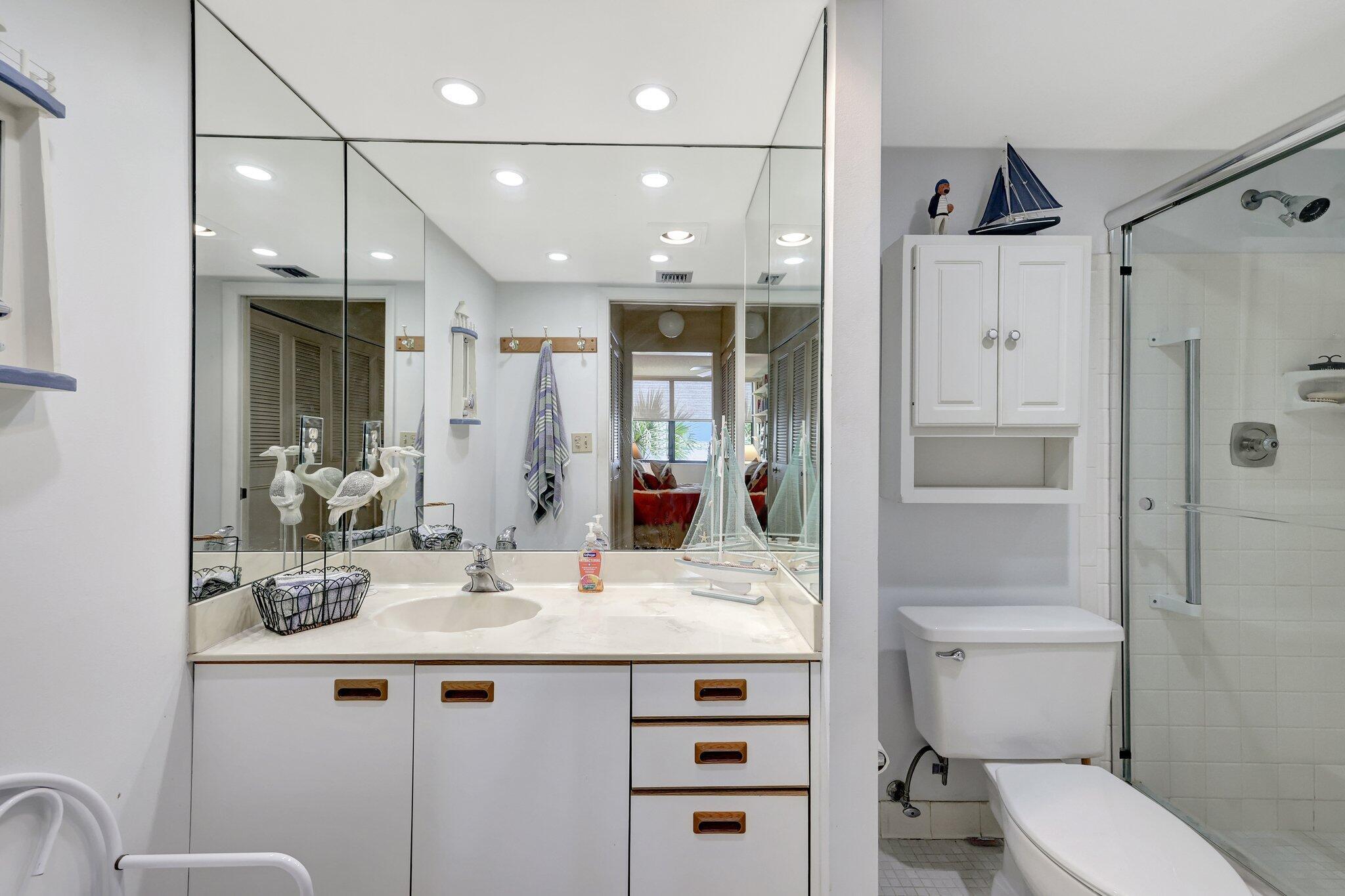 CIRCLE BAY YACHT CLUB CONDO - Residential