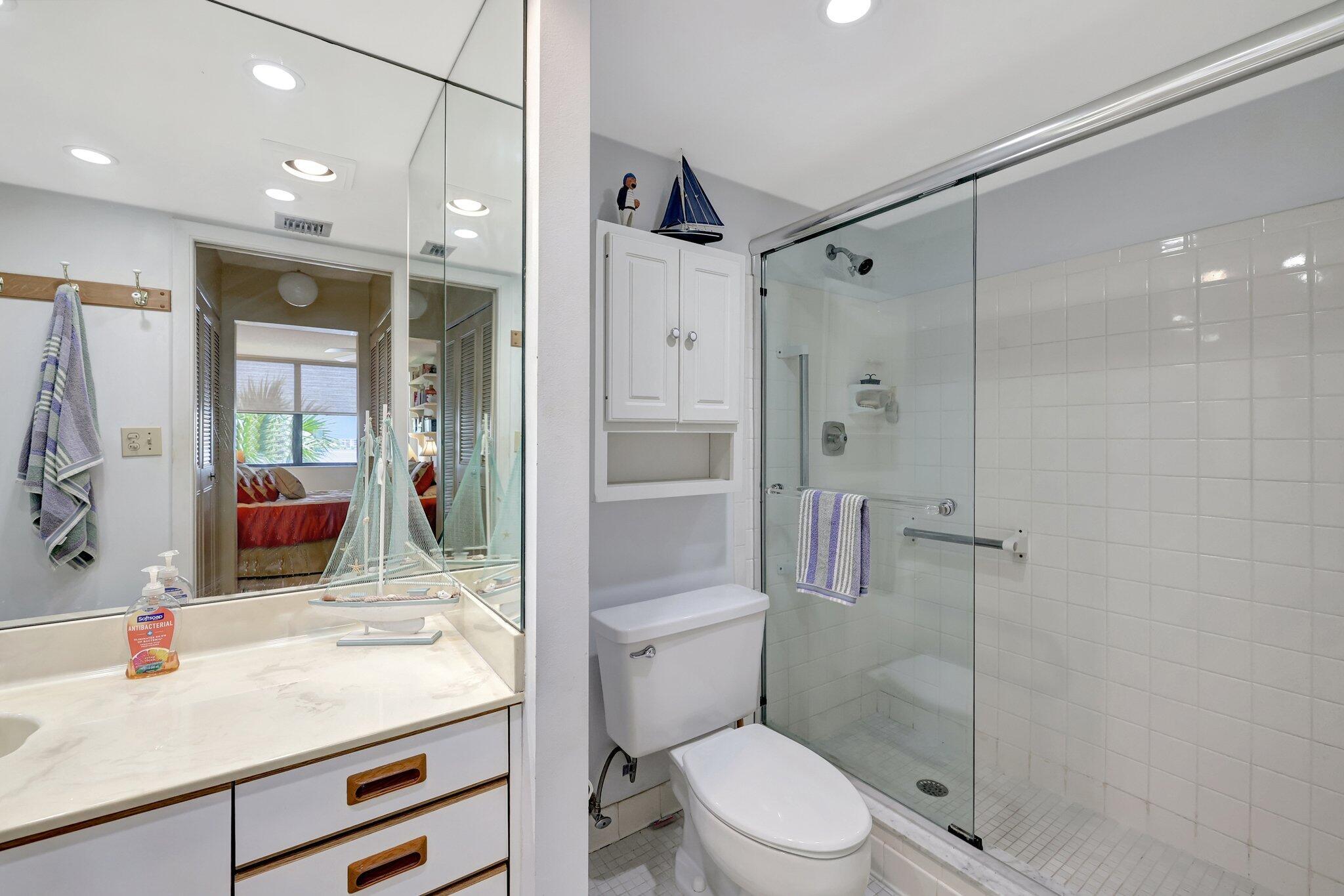 CIRCLE BAY YACHT CLUB CONDO - Residential