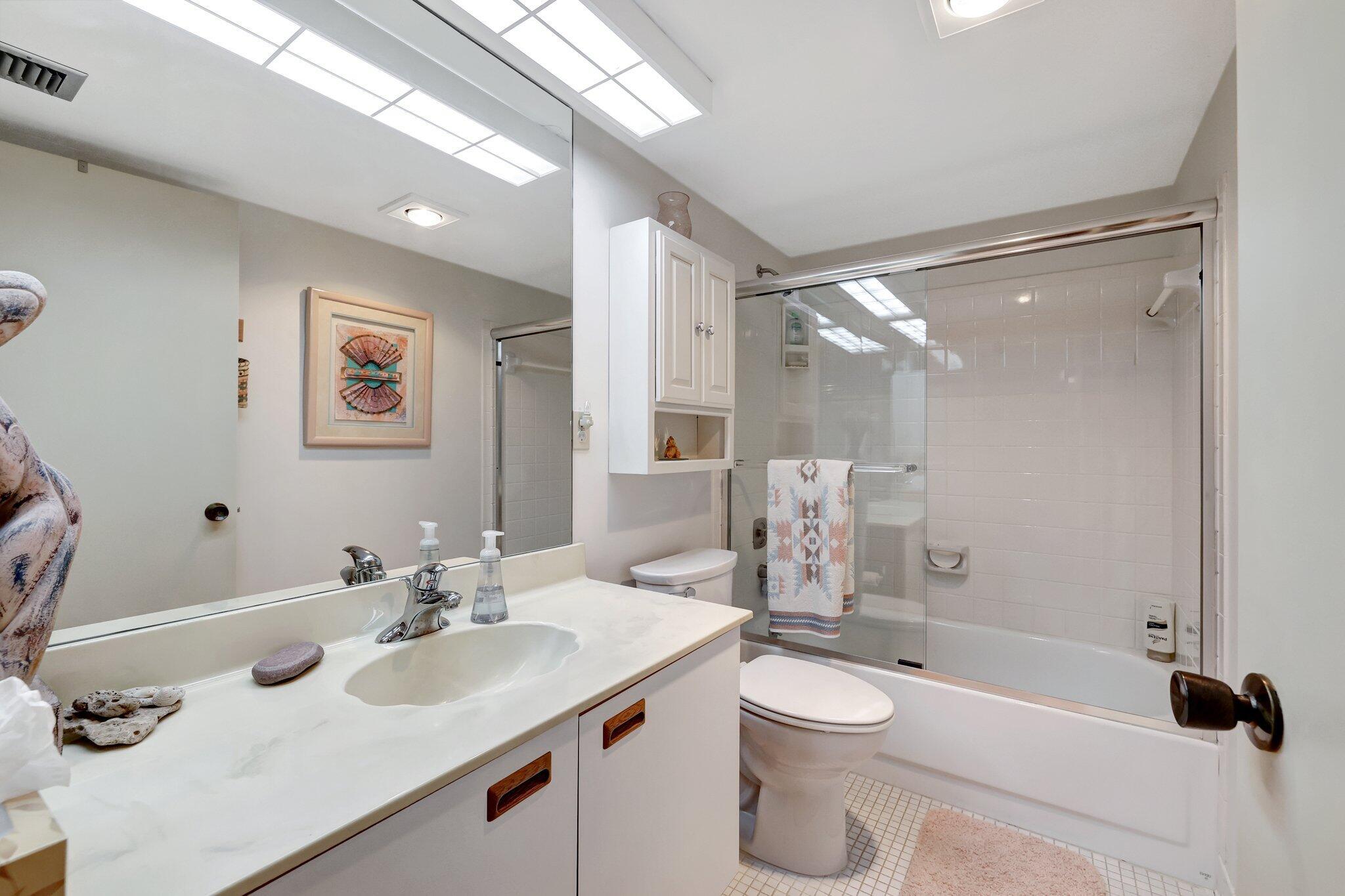 CIRCLE BAY YACHT CLUB CONDO - Residential