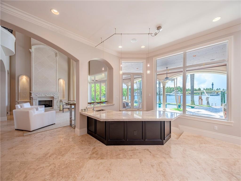 Lighthouse Point First Se - Residential