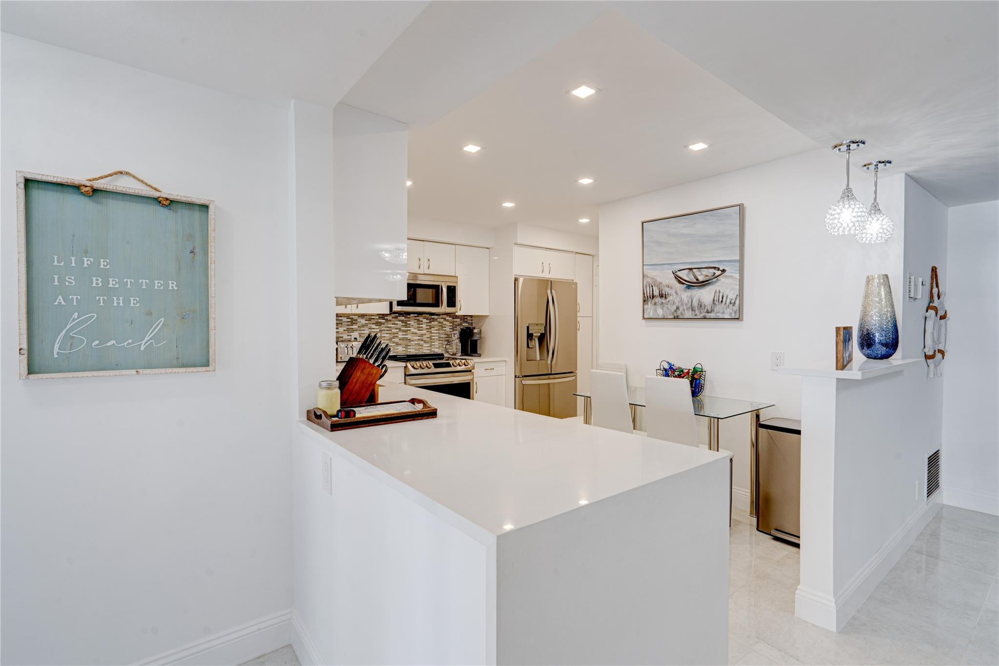 PLAYA DEL SOL CONDO - Residential