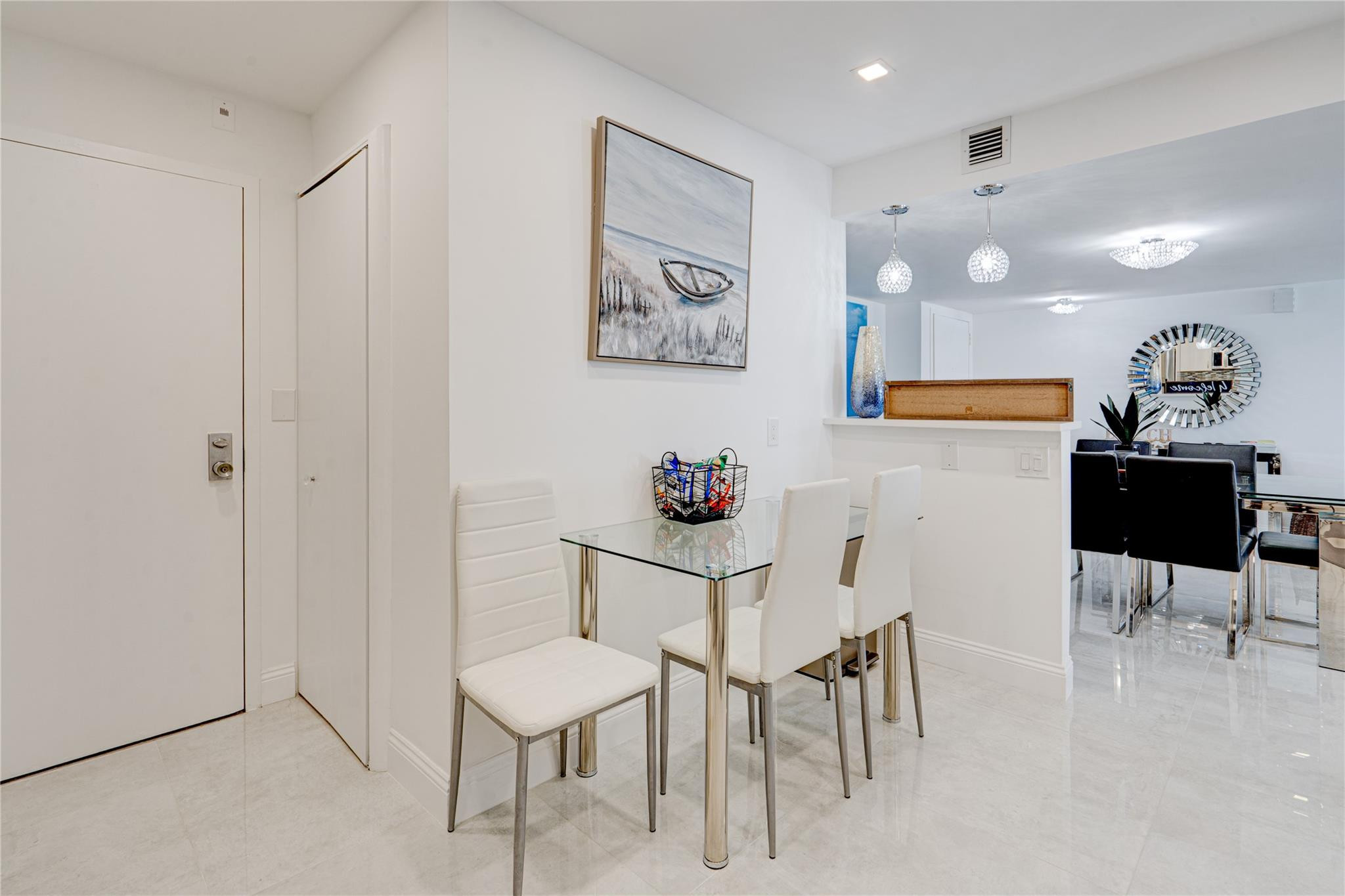 PLAYA DEL SOL CONDO - Residential
