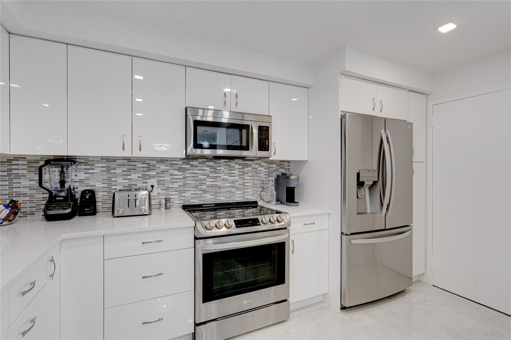 PLAYA DEL SOL CONDO - Residential