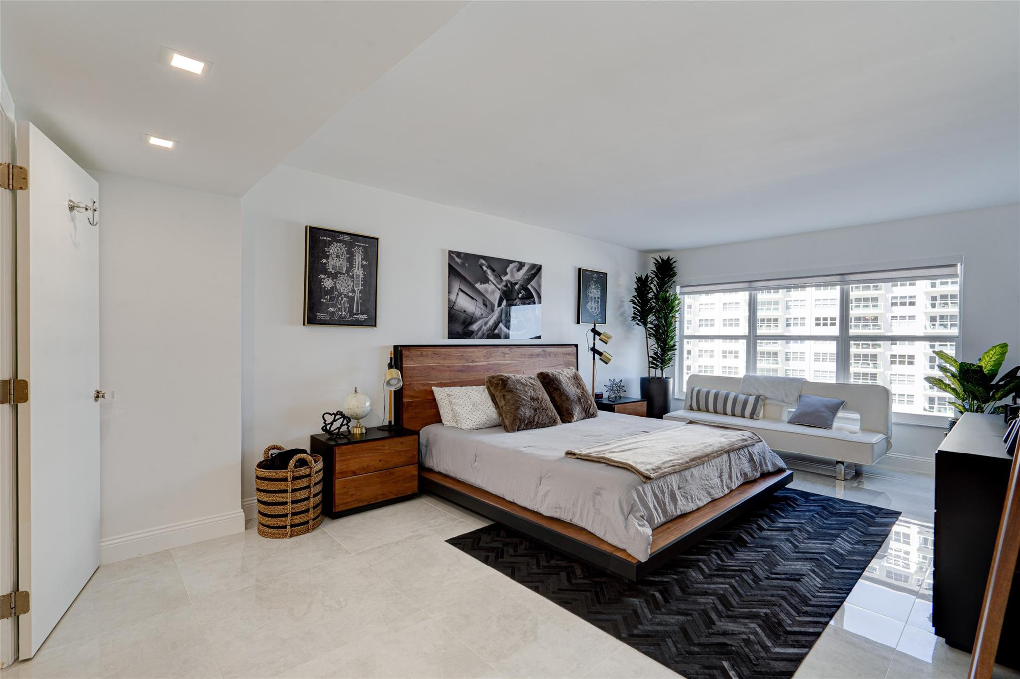 PLAYA DEL SOL CONDO - Residential