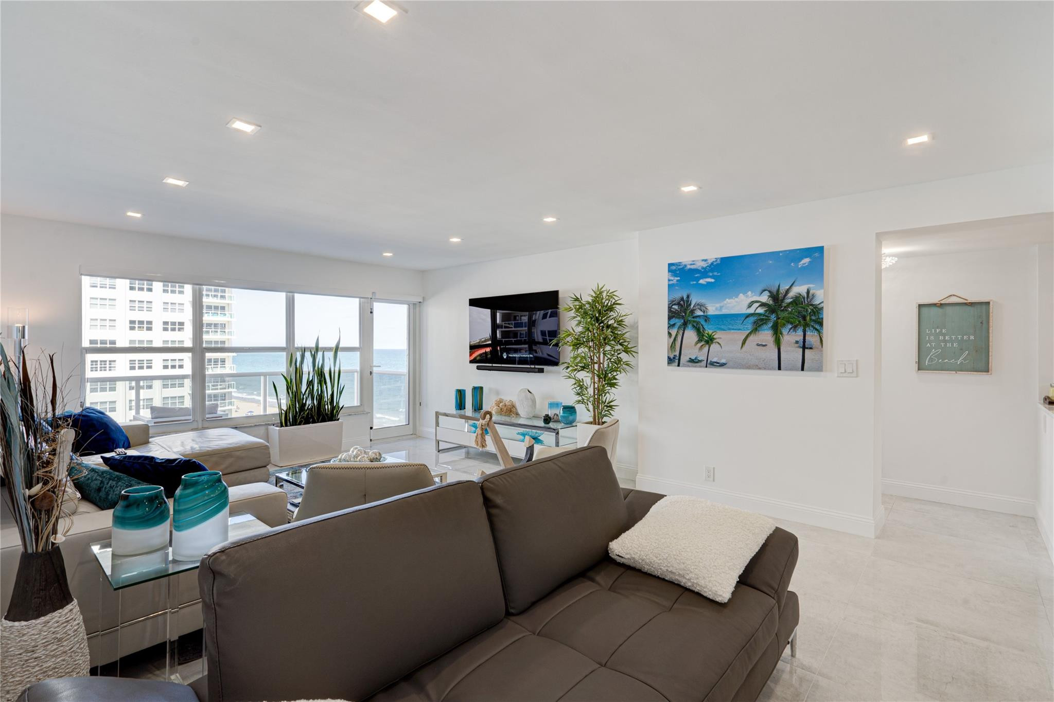 PLAYA DEL SOL CONDO - Residential
