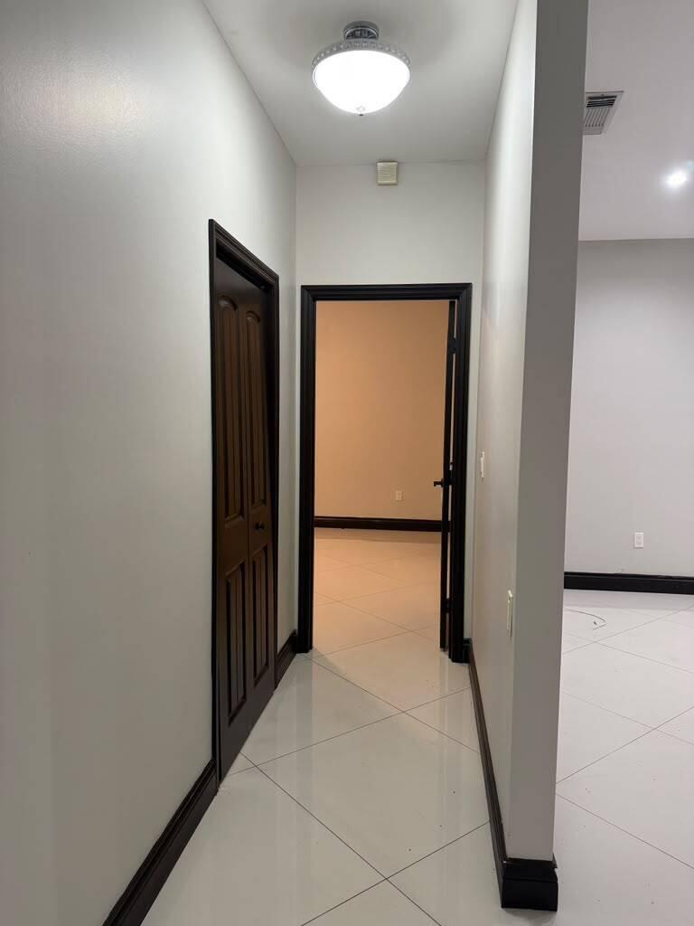 WEST LAKES GARDENS 2ND ADDN - Residential Lease