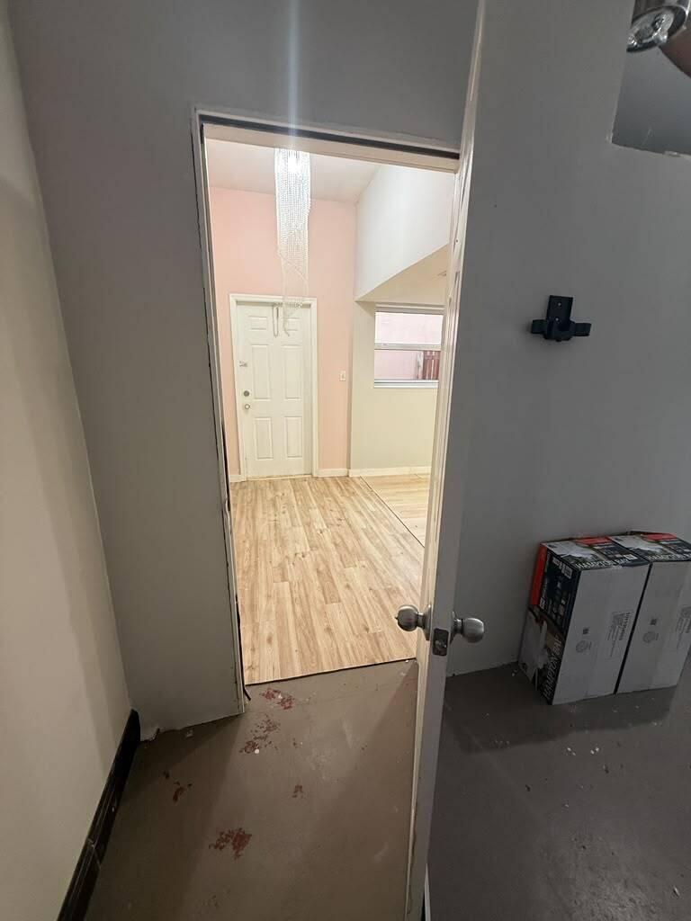 WEST LAKES GARDENS 2ND ADDN - Residential Lease