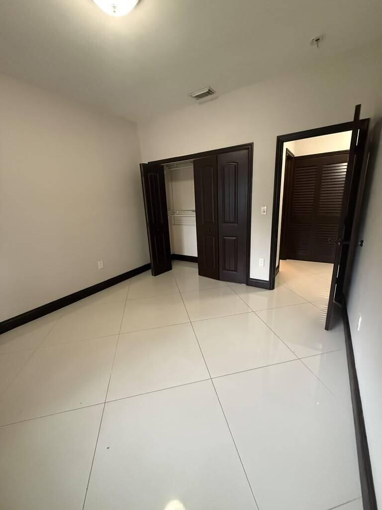 WEST LAKES GARDENS 2ND ADDN - Residential Lease