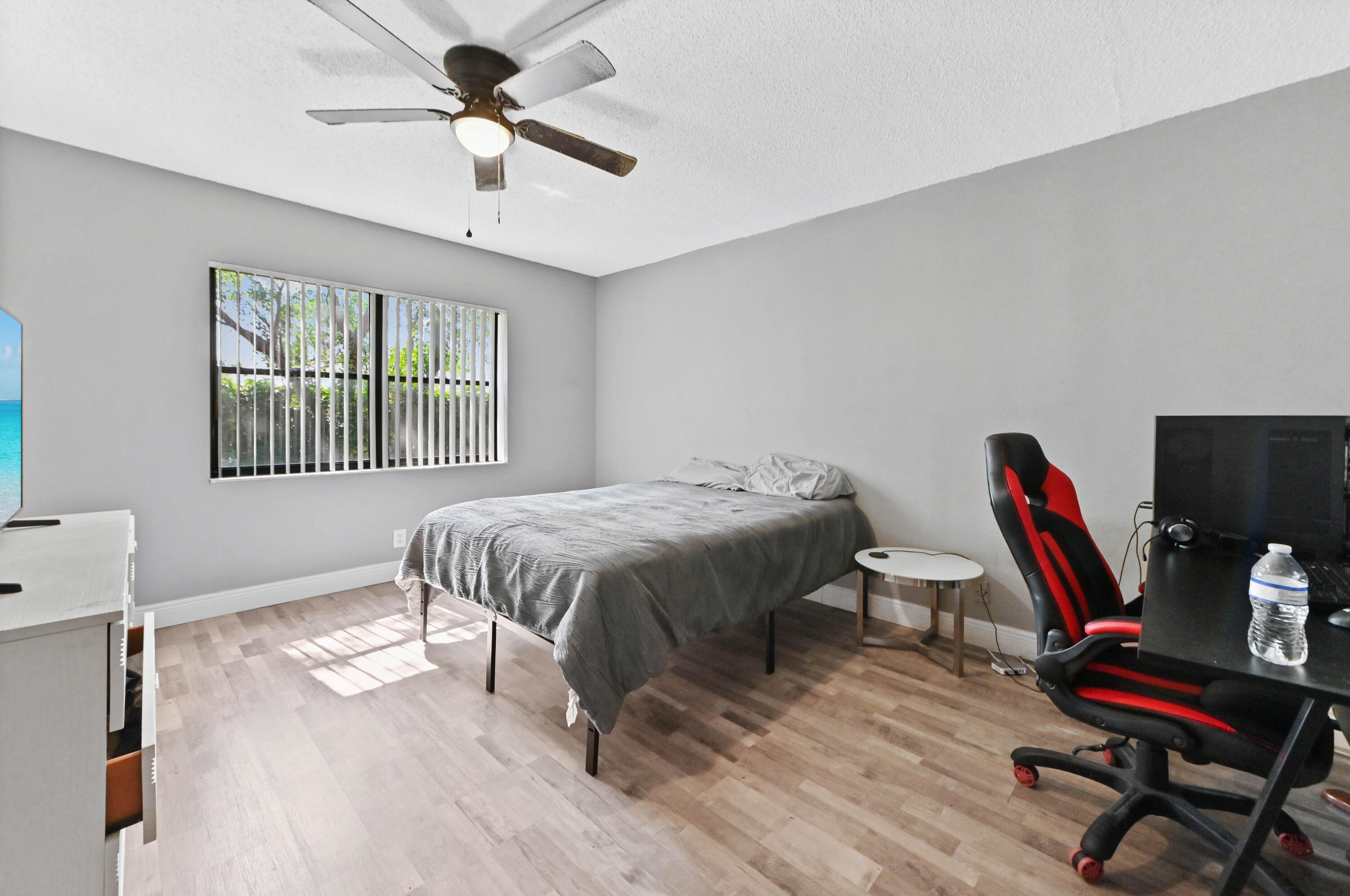 FOREST HILL VILLAS GARDEN - Residential