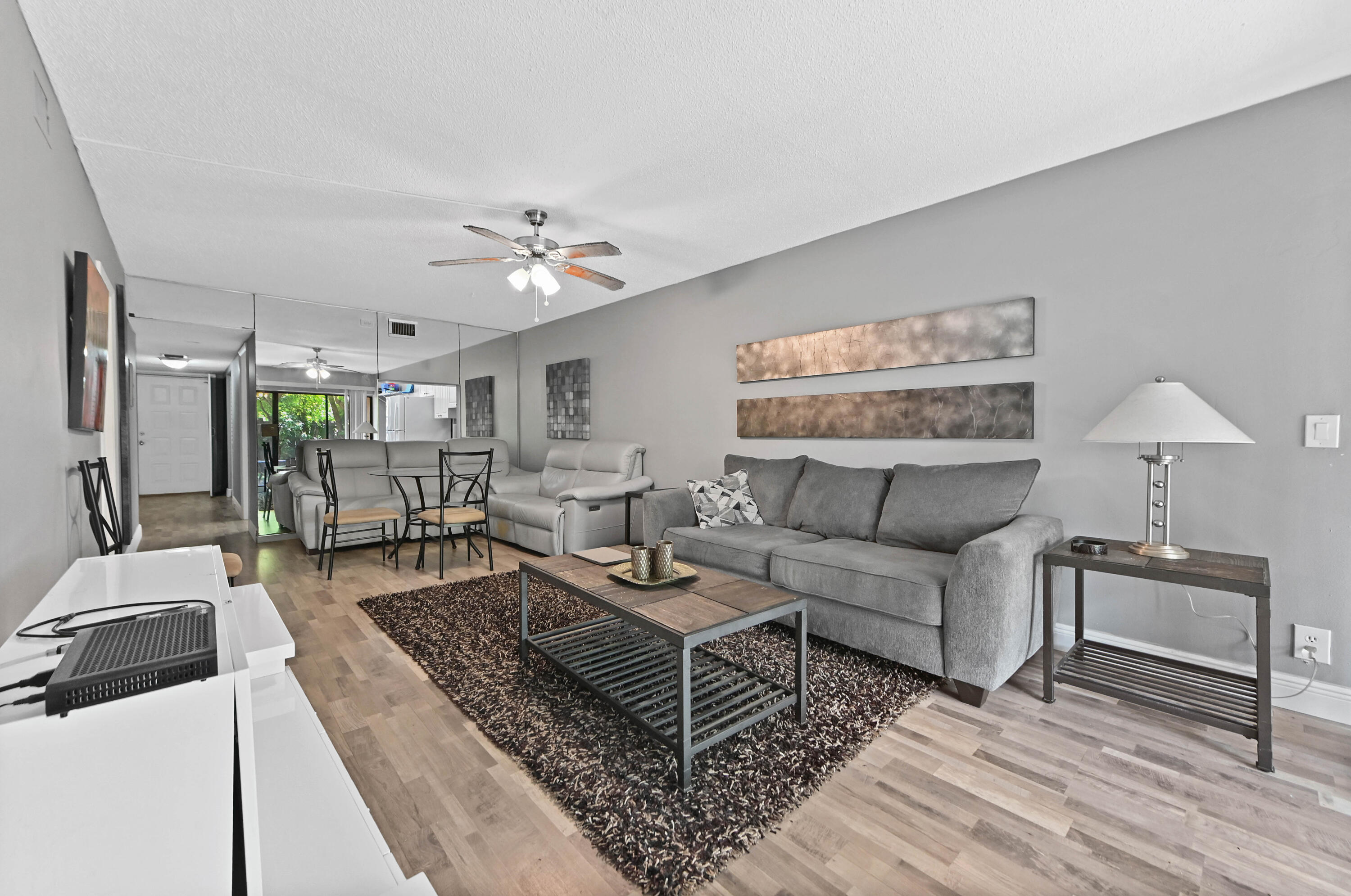 FOREST HILL VILLAS GARDEN - Residential