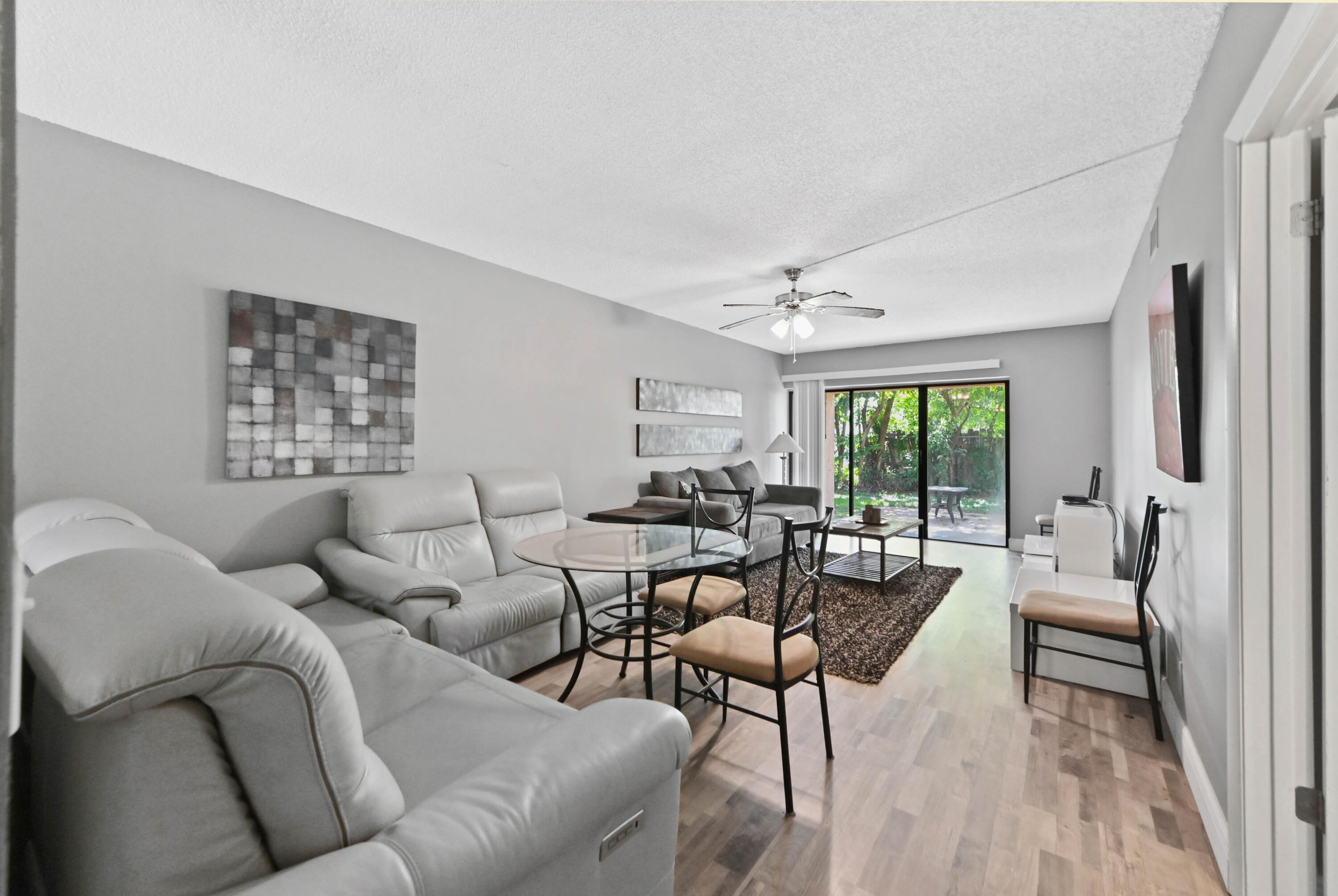 FOREST HILL VILLAS GARDEN - Residential