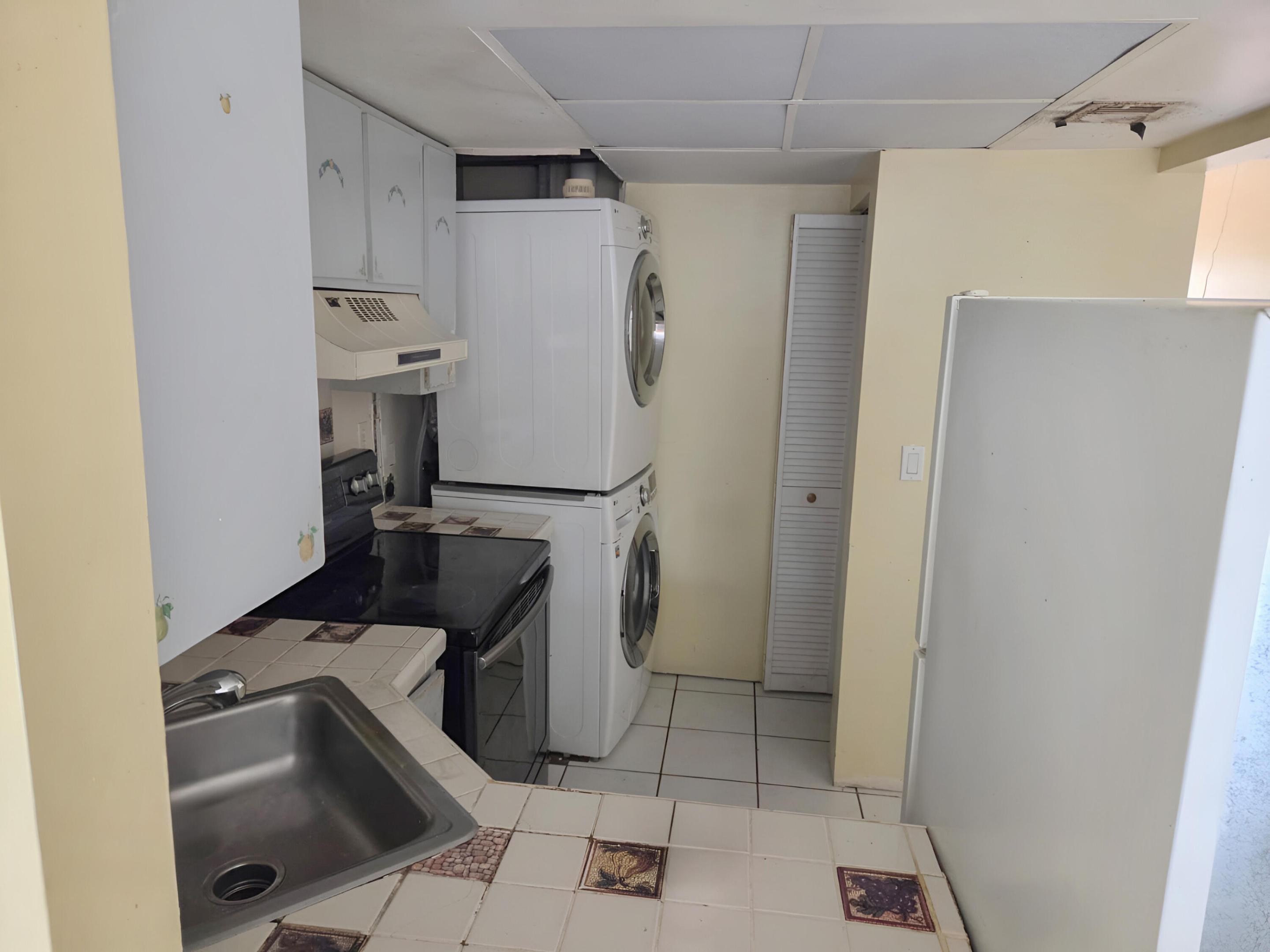 PALM COURT CONDO - Residential