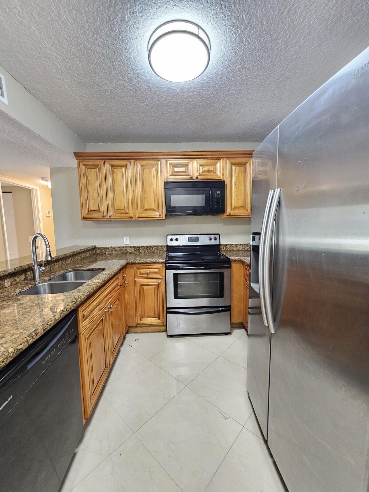 PALM BEACH PLACE CONDO - Residential Lease