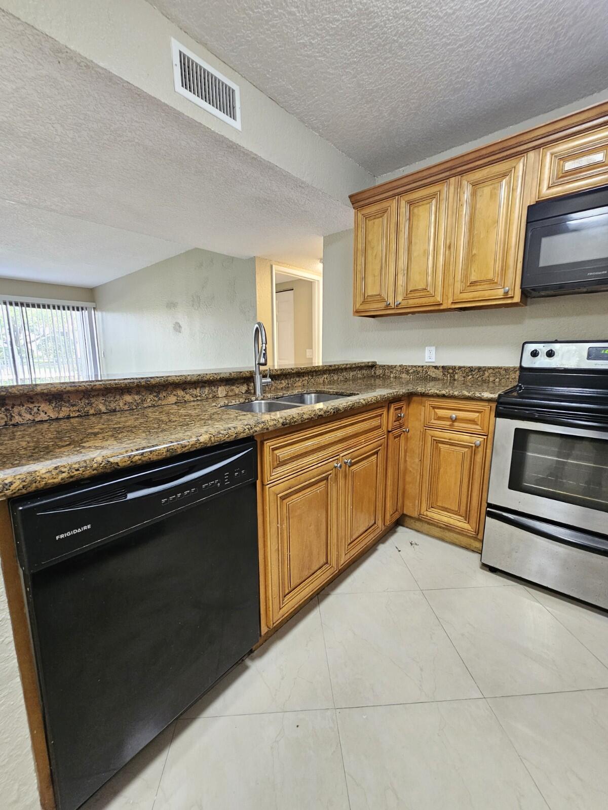 PALM BEACH PLACE CONDO - Residential Lease