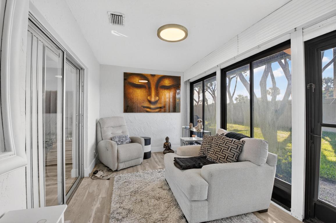 WHISPER WALK /EASTGATE - Residential