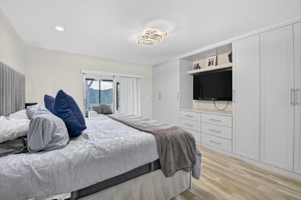 WHISPER WALK /EASTGATE - Residential
