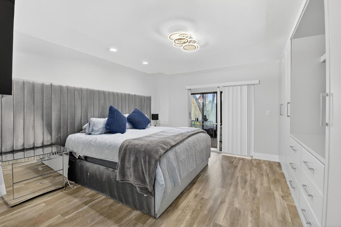 WHISPER WALK /EASTGATE - Residential