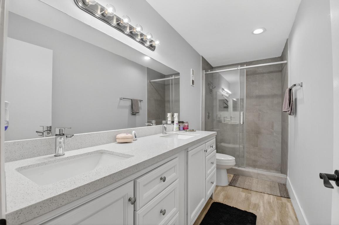 WHISPER WALK /EASTGATE - Residential