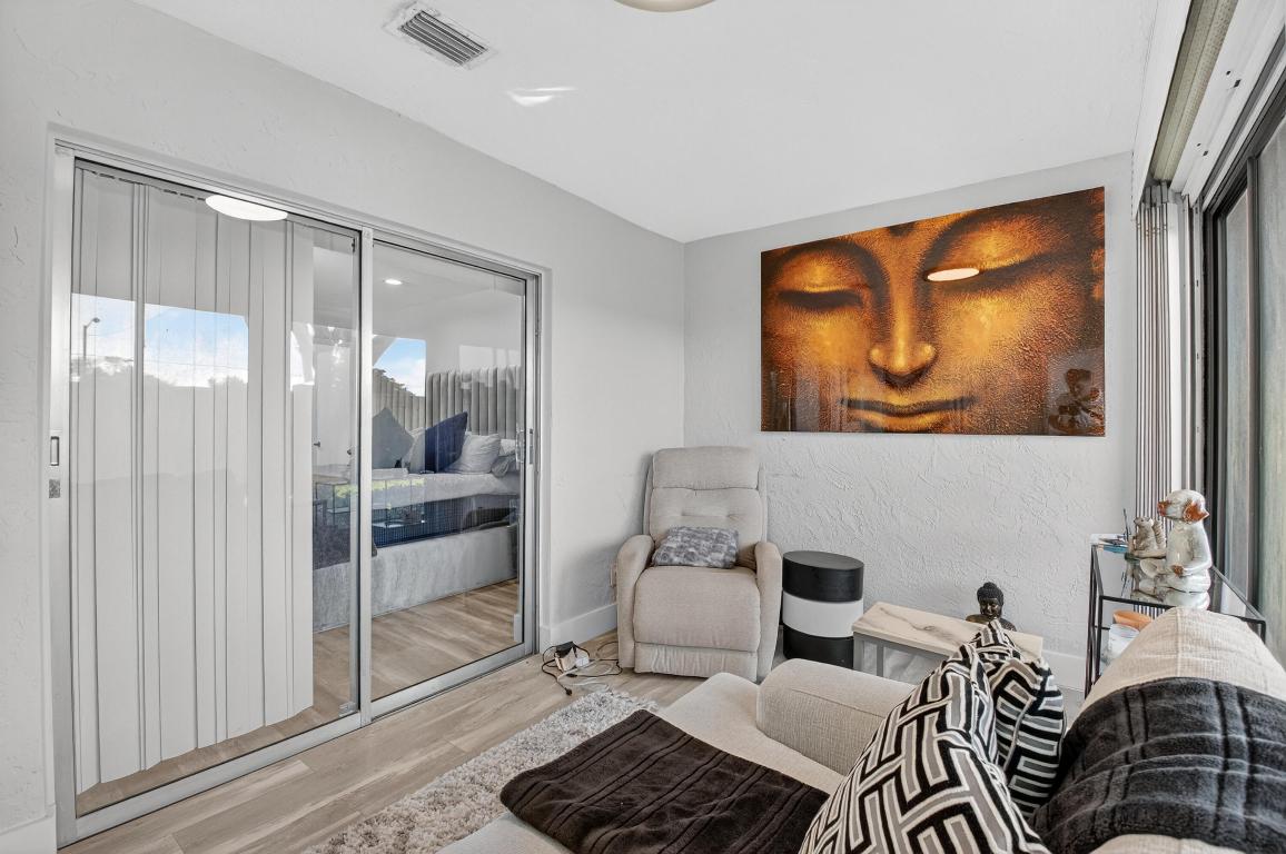 WHISPER WALK /EASTGATE - Residential