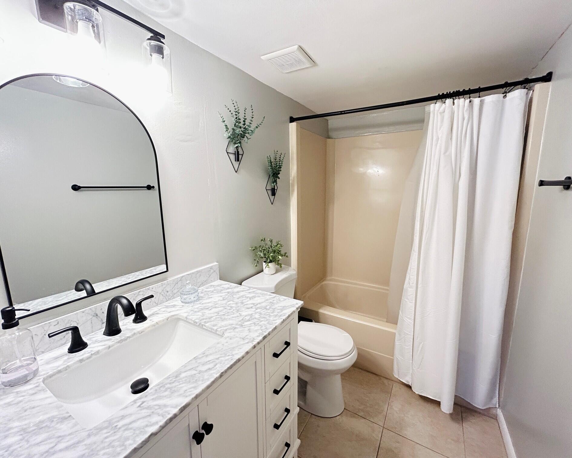 PARK SQUARE CONDO (AKA COUNTRY MEADOWS CONDO) - Residential