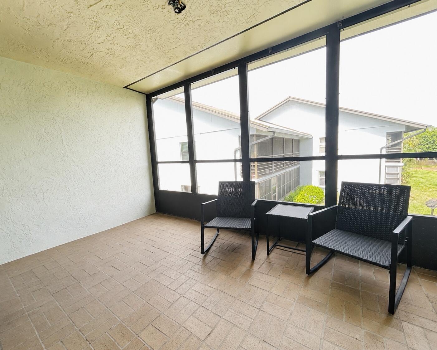 PARK SQUARE CONDO (AKA COUNTRY MEADOWS CONDO) - Residential