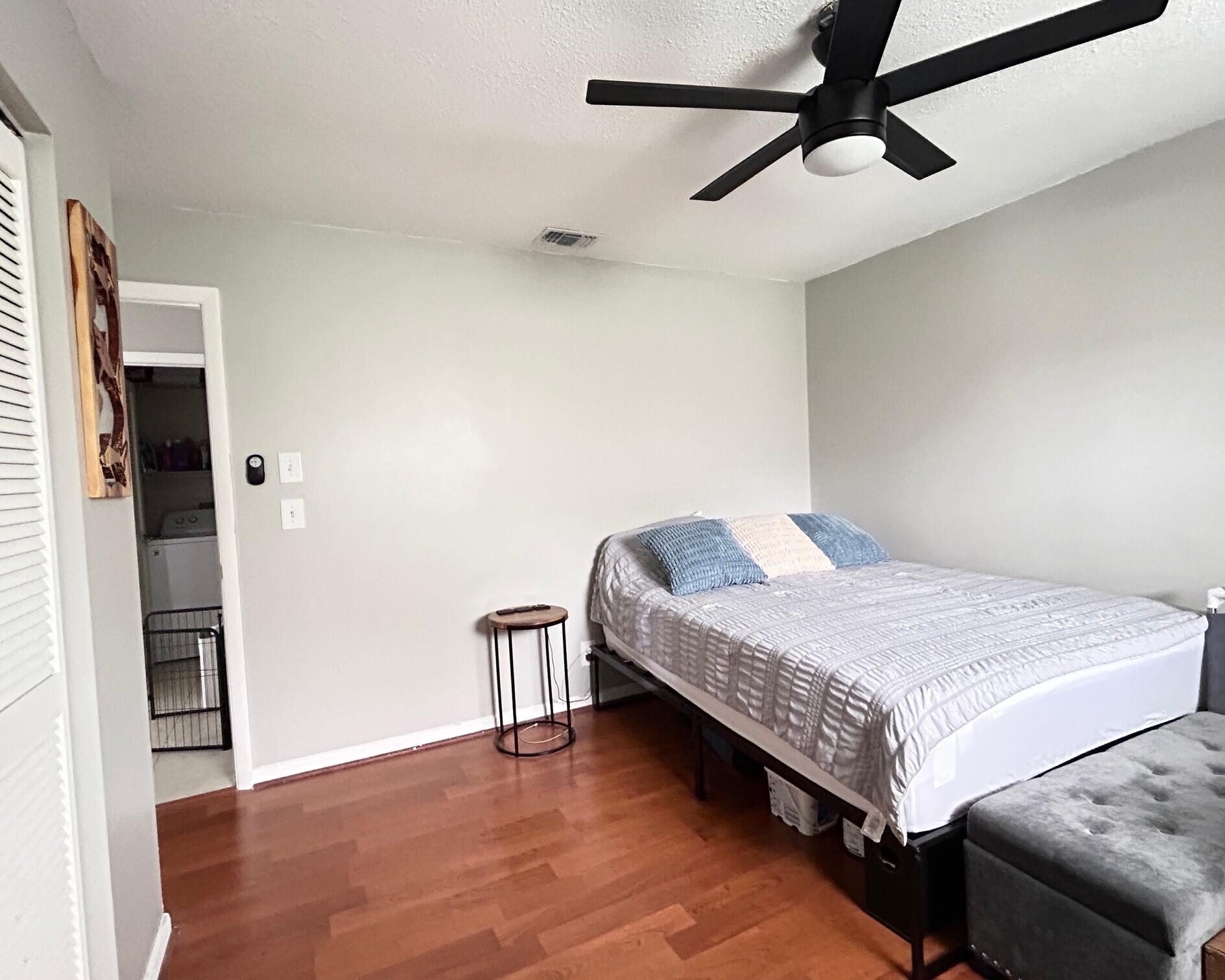 PARK SQUARE CONDO (AKA COUNTRY MEADOWS CONDO) - Residential