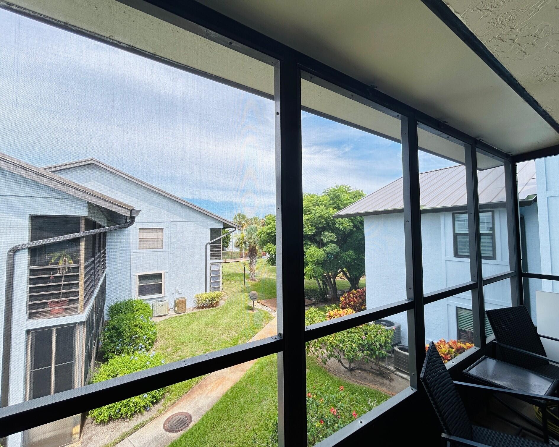 PARK SQUARE CONDO (AKA COUNTRY MEADOWS CONDO) - Residential