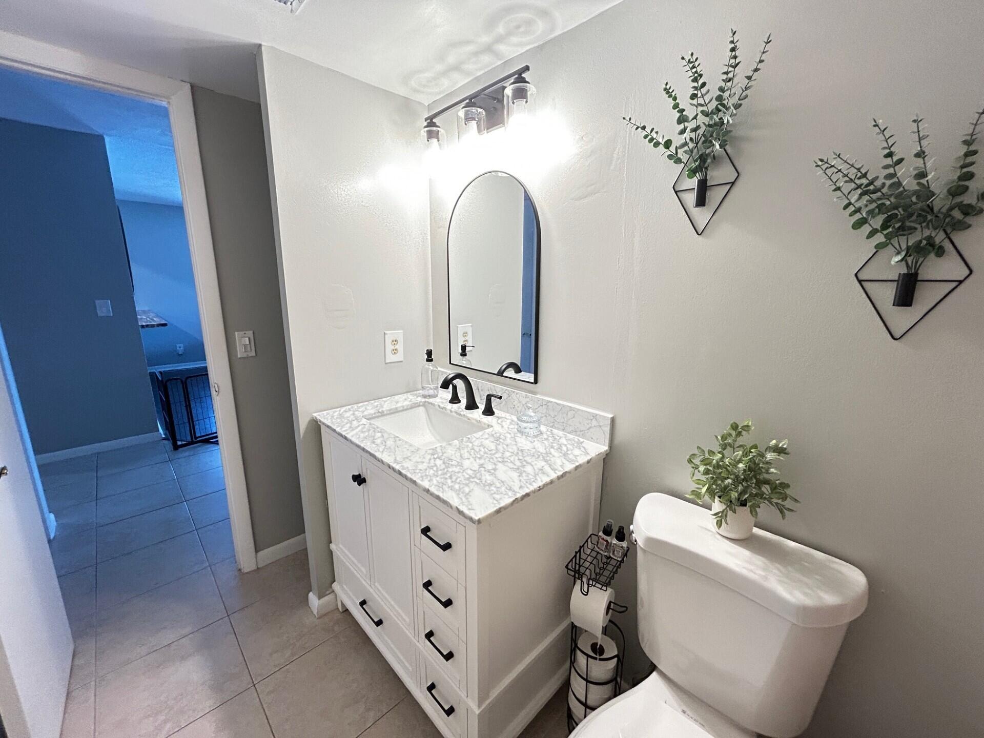 PARK SQUARE CONDO (AKA COUNTRY MEADOWS CONDO) - Residential