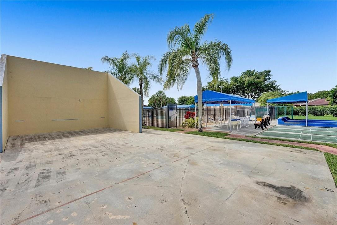 Las Verdes - Residential