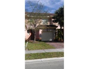 Location, Location! Fabulous 2/2/1 townhome in pristine condition. Beautiful kitchen with dining area. Huge master bedroom with large walk-in closets.Good size laundry room upstairs.Tile through out first floor. Screened covered patio. Attached one car garage with brick pavers driveway. Close to shopping, restaurants,and much more. Investors and pets are welcomed. Well maintained unit, shows really nice.